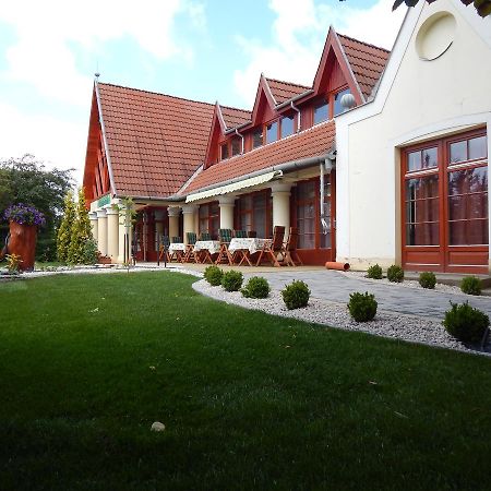 Juniperus Park Hotel Кескемет Екстериор снимка
