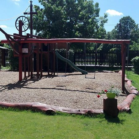 Juniperus Park Hotel Кескемет Екстериор снимка